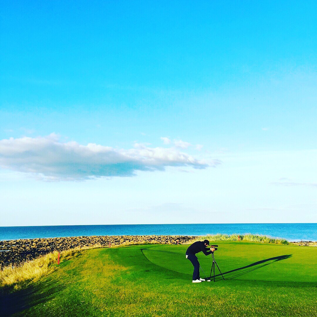 VisitFifeGolf's tweet photo. Wonderful second round of the day @kingsbarnsgolflinks. @cartbarnguys just couldn’t stop smiling!! They kept saying ‘look at how cool this hole is’ and I kept saying ‘just wait until you see how cool the next one is as well!’ #golf #fife #amazing https://t.co/ym6xhW7XV8