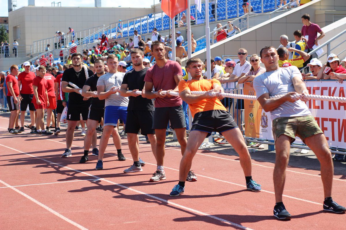 Наравне с сильнейшими
На XII Всероссийских летних сельских спортивных играх, проходивших со 2 по 7 августа в Курске, честь команды Тульской области защищали одиннадцать спортсменов нашего района...gazetateploe.ru/news/naravne-s…