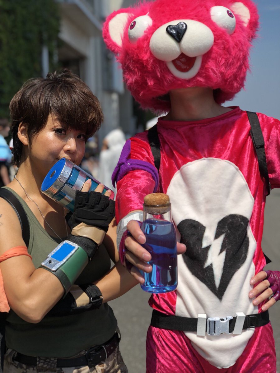 ট ইট র えびね Fortnite Cosplay バトルの後は水分補給 ピンクマ Bandaidyu 初期スキン Ebineakira フォートナイトコスプレ C94コスプレ Fortnite