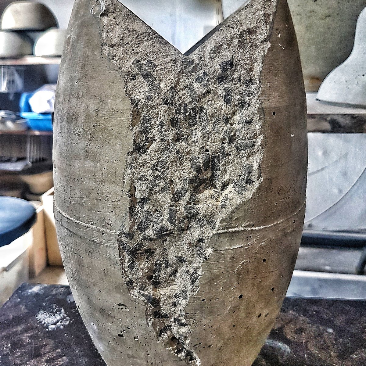 zeynox's tweet photo. Çimento sanat / Concrete Art
Nefis işler, muhabbet harika... 😁😎🤗
#concrete #art #design #texture #textureextreme #detail #filthyfeeds #filthy #beton @urbanatolye @mete_varas @nikos https://t.co/hGXEDyAYw3