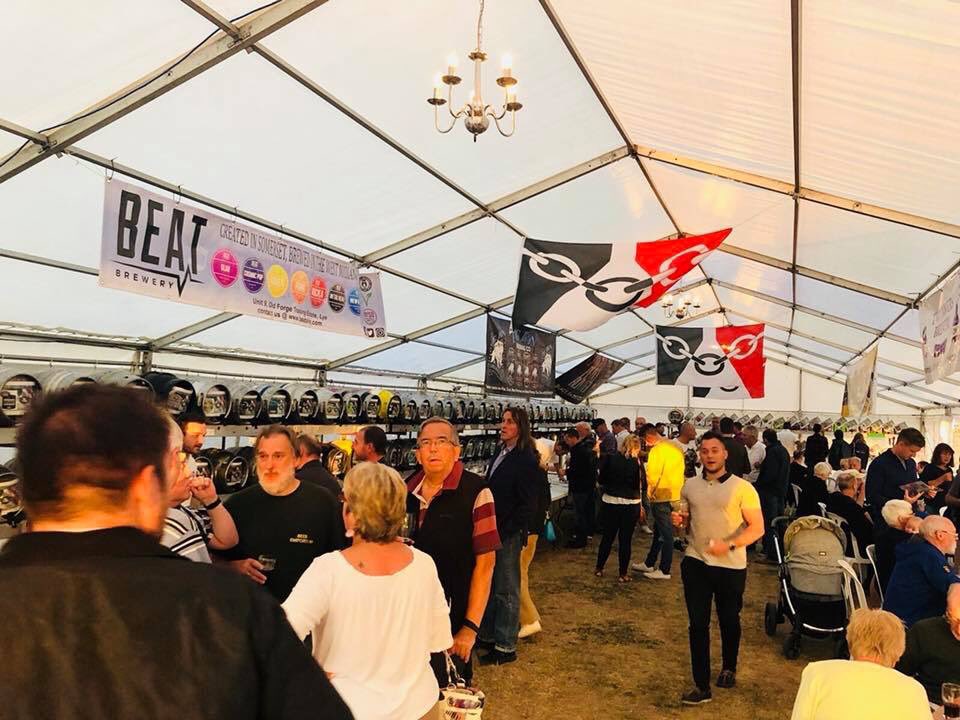 BCBeerFest's tweet photo. A great Thursday night to kick off the festival @LyeCricketClub 😎

TODAY’S SCHEDULE

- Midday - Open 🍻🍸
- 4-6pm - Jonny Allen Acoustic Session 🎤
- 6pm - T20 Cricket Match 🏏
- 8:30pm - @SkaFingerBand 🎤

https://t.co/VvJ1RydT0O

@greenduckbrew @sadlersales @StourHalesCAMRA https://t.co/XeLP2NtdQs
