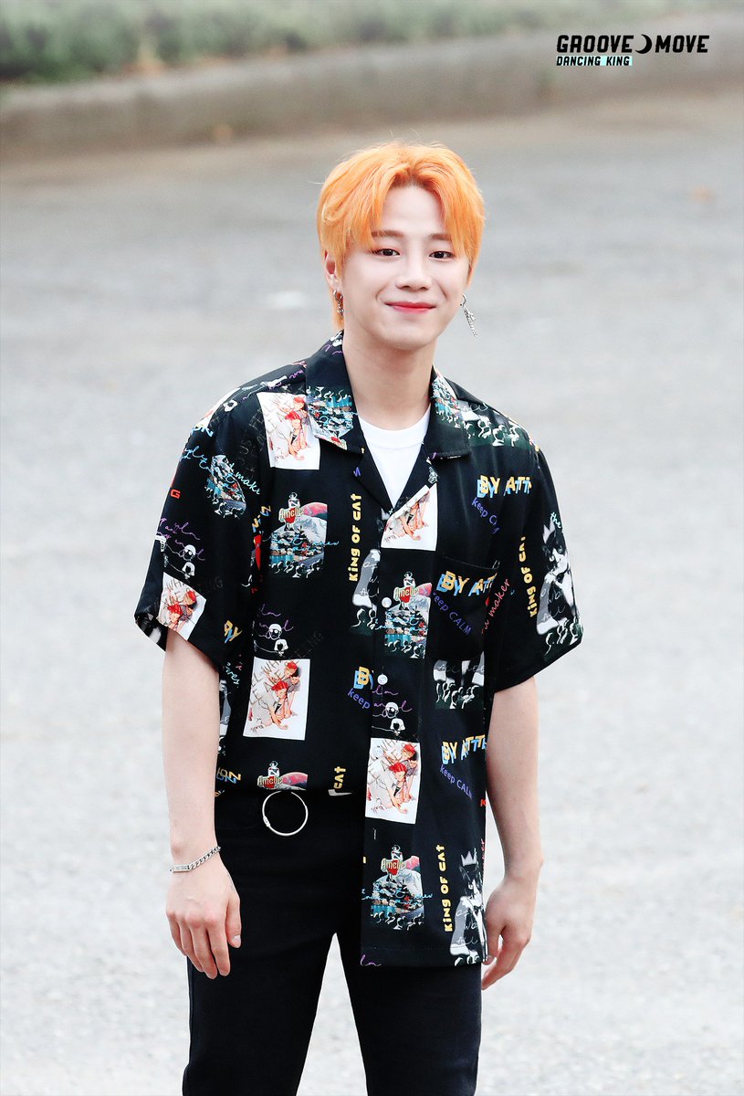 GROOVE0215's tweet photo. 180810 뮤직뱅크 출근 @BigFlo_official #빅플로 #BIGFLO #의진 #이의진 #EUIJIN #거꾸로 #Emphasize

shine and bright🌻 https://t.co/I08mTfPZAO