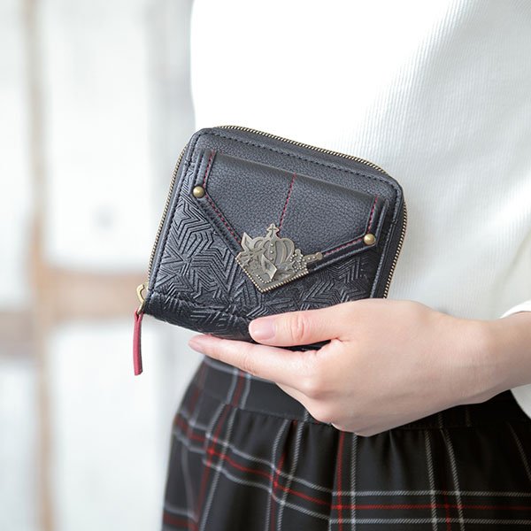 Supergroupies Auf Twitter ご予約受付中 ペルソナ５ コラボアイテムが登場 P５ ならではの星柄モチーフが映えるミニ財布 プレートは ゲームに登場するアイコンをモチーフにしたもの 主人公の ファントムマスク や短剣などが 大人の遊び心を