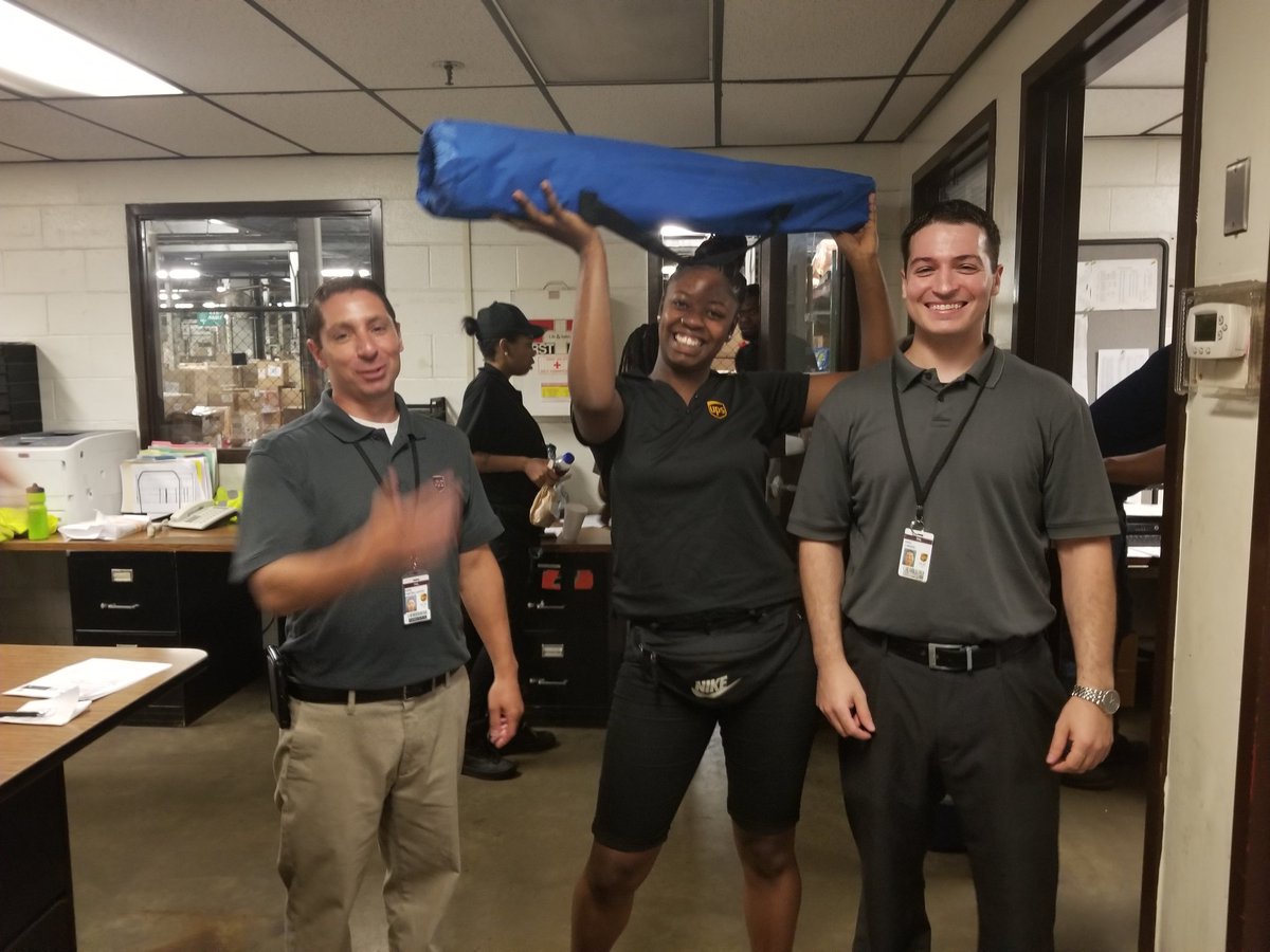 KenP_UPS's tweet photo. PHL Night Input Manager @JCash202 and CHSP FT Sup @EricLinderUPS congratulating PT Supervisors Juliana and Rocky on their PCM and SBS Observation scenario scores. Congratulations and keep up the great work !! @ChesapeakUPSers @JohnEitel2 @phillyteamsfan8 @UPSTrayceParker https://t.co/xfMDxe3rCm