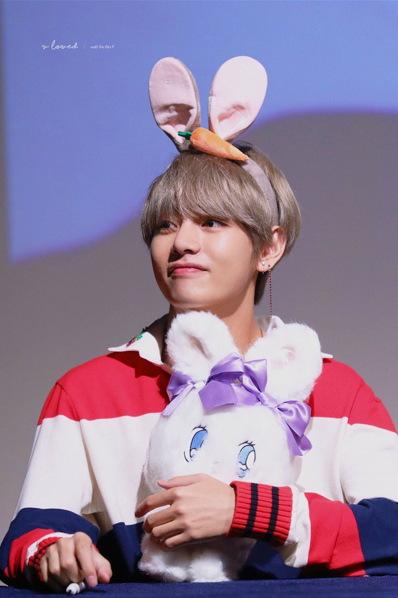 taehyungpic's tweet photo. 🐯💜

#뷔 #태형 #방탄소년단 #taehyung #V #BTS @BTS_twt https://t.co/70AHLT54jw