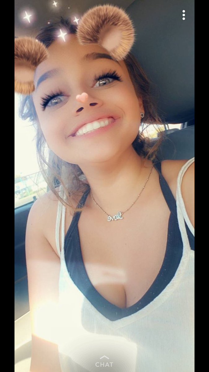 RiahWinburn's tweet photo. ik ur going through some poo, but head up babe i love u ♥️ #appreciationpost https://t.co/64XXeLWD8g