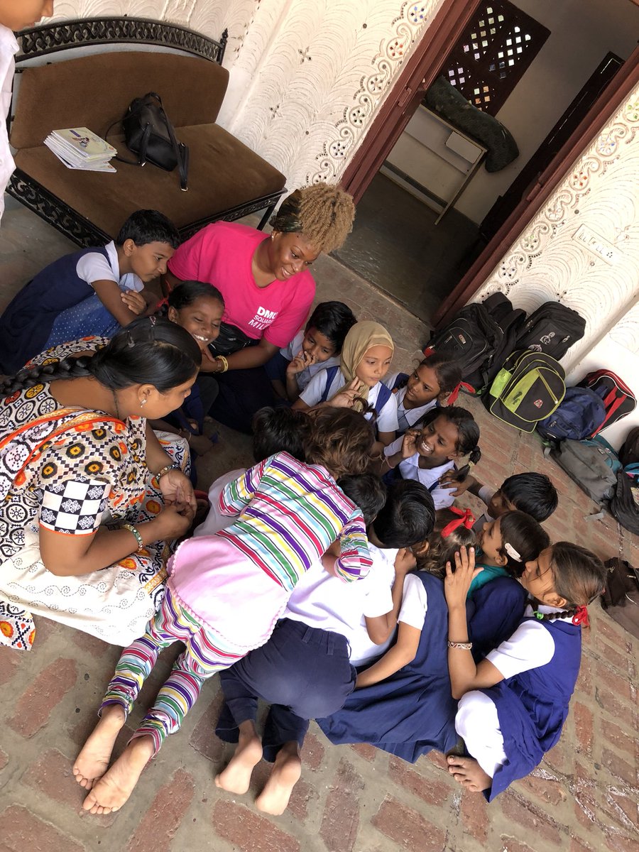SquareMileIndia's tweet photo. Day 4: Our final day in Ahmedabad! We began with a coding session at Ashramshala, followed by prayers and reflections at Manav Sadhna. We were then lucky enough to have a tour of Craftroots and meet one of the Manav Sadhna founders! #codinginindia https://t.co/lSMYdVNQBM