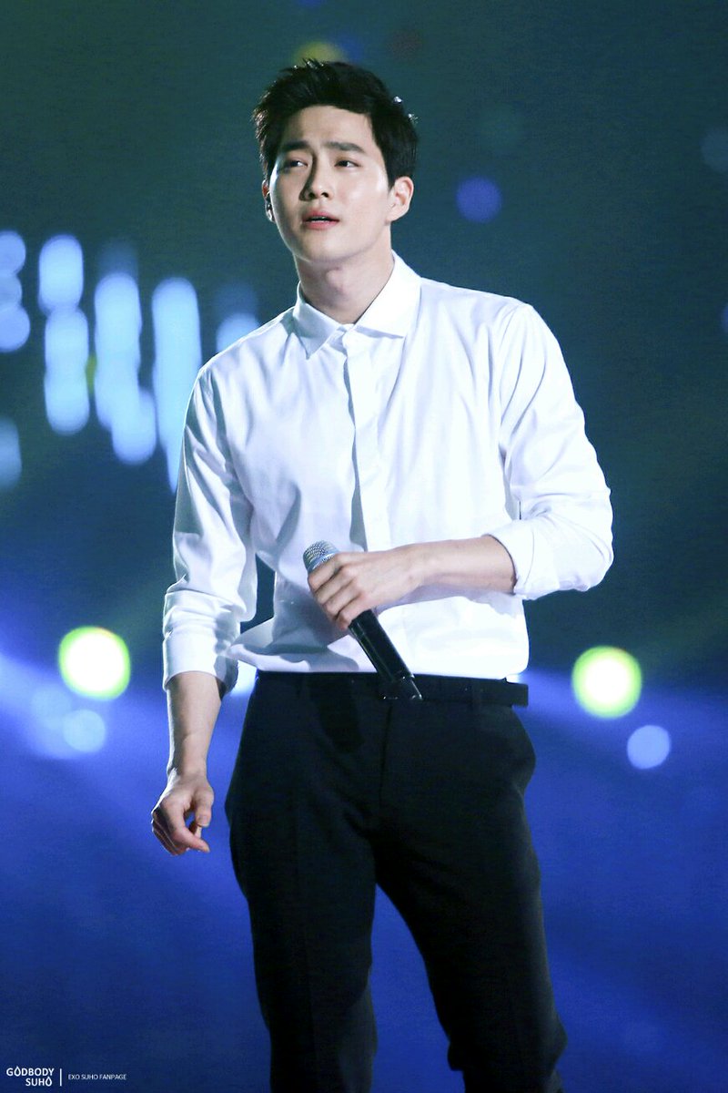 angelsuhokjm's tweet image. Junmyeon in Black &amp;amp; White 😍
Bunny looks super Handsome 👌

#TBWORLD2018 #SUHO #KIMJUNMYEON #SOUTHKOREA #KPOP 

@weareoneEXO #EXO