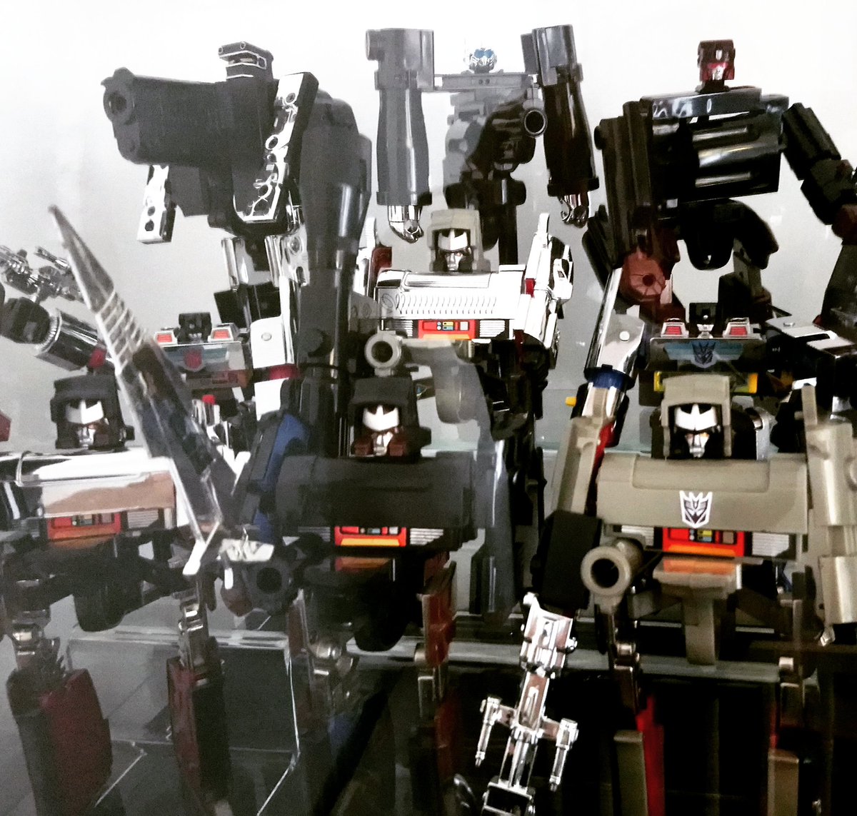 MonsieurToys's tweet photo. Mon armurerie.
#Transformers #robogun #microchange #vintagetoys https://t.co/2BupKI0Trr