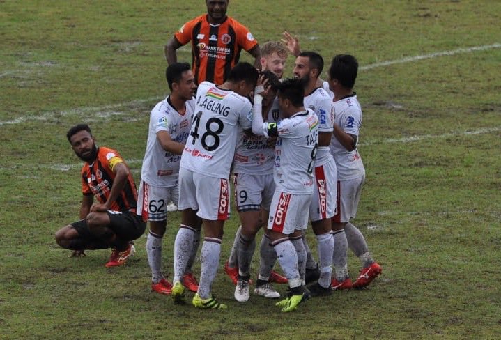 FULL TIME!!!
Perseru 1-2 BALI UNITED

Tiga poin berharga sukses diraih dikandang Perseru!! 
Perjuangan yang luar biasa!!!!