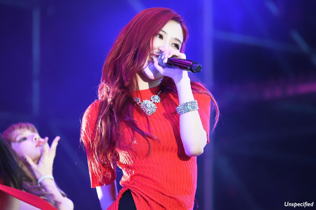 UNSPECIFlED's tweet photo. 180622 롯데 패밀리 콘서트 【HQ】

#블랙핑크 #로제 #BLACKPINK #ROSE #ロゼ #ROSÉ⁠ ⁠ https://t.co/Eu2WCBZYkM