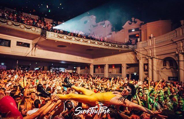 C_A1exander's tweet image. #FlashbackFriday to @SinkthePinkldn in all their glittery glory last month. Kudos for crowdsurfing your way around @O2AcademyBrix within the first 10 minutes of the show 💫🙌🌈. #ProudAtO2 dy.si/jAguR #TeamO2