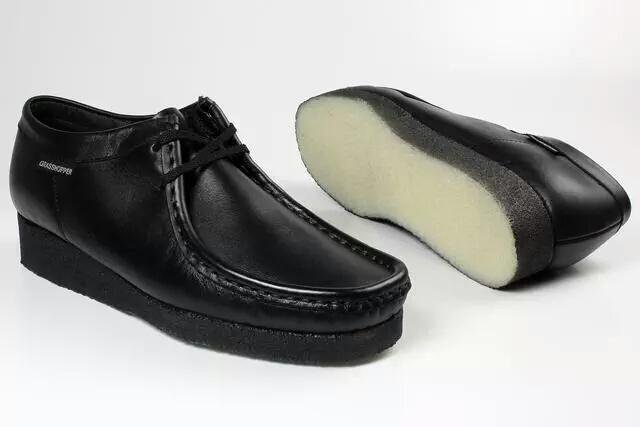 NgwanaKgomo_'s tweet photo. In high school all the guys who wore these shoes were:
-Bullies
-Smokers
-Back seat dwellers
-Papa Actions
-Chesters
Add yours... https://t.co/02CHBgm1cg