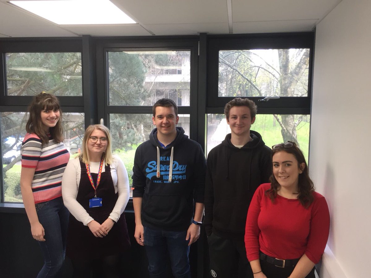 ysgolygymraeg's tweet photo. Pob lwc i Katy, Amy, Carwyn, Osian ac Esther @ysgolygymraeg fydd yn hedfan i Chubut dros y Sul! Diolch i'r Cynllun Iaith @BCouncil_Wales a'r criw yn yr Ariannin am drefnu'r mis o brofiad gwaith eto eleni #CymraegCaerdydd https://t.co/wnujEb2My5