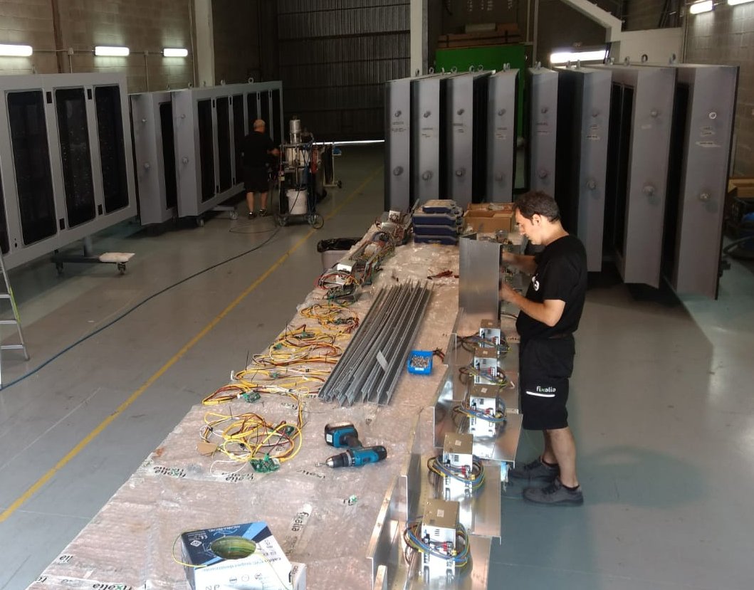Fixalia_'s tweet photo. Hoy completamos una nueva semana a pleno rendimiento en fábrica, con el objetivo puesto en el cumplimiento de los compromisos con nuestros Clientes.
Numerosas expediciones planificadas para el mes de septiembre. Avanzamos a buen ritmo.
#DreamTeam #FixTeam #TrabajamosBajoPasión https://t.co/4yF8IVz943