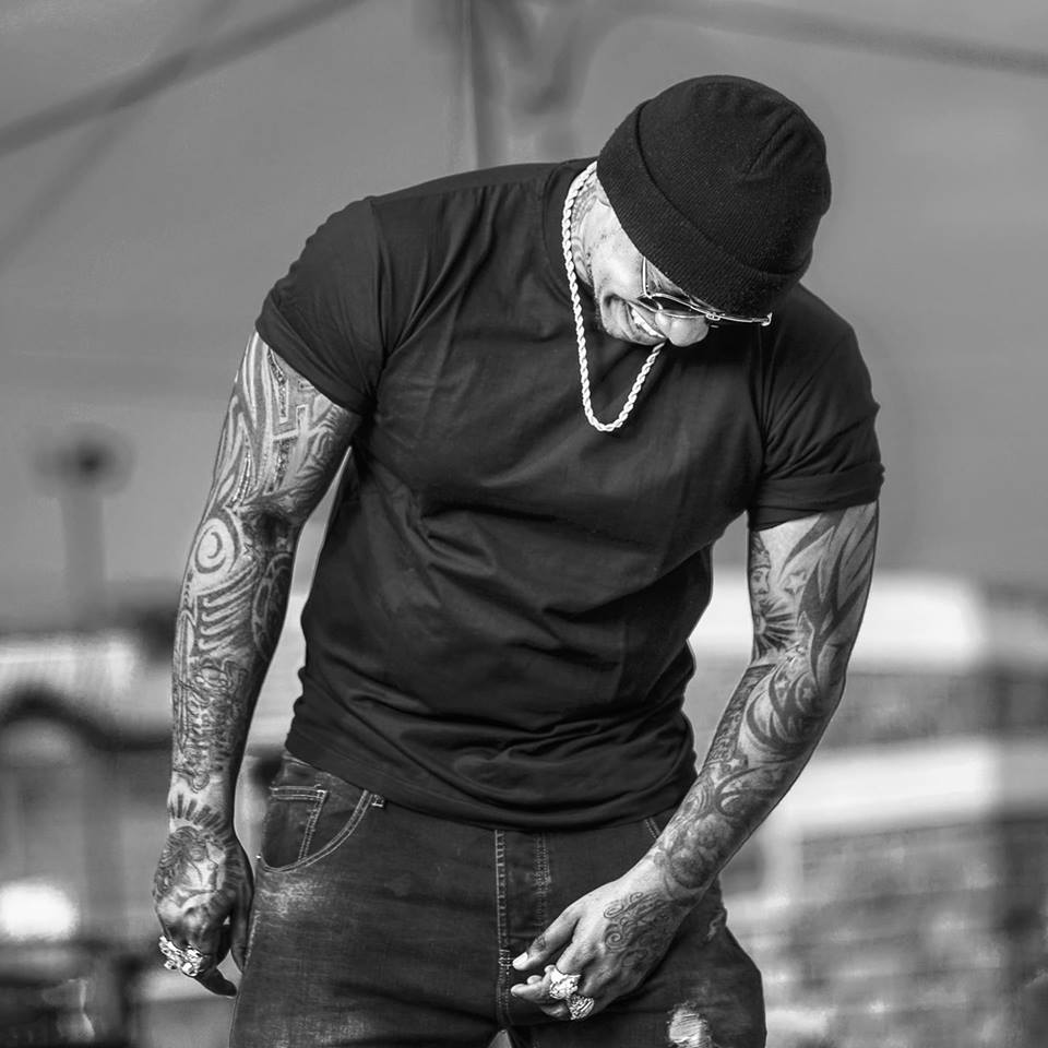 TvWabe's tweet photo. Talk of holding the crowd down at the #TerninalWeekend @Khaligraph bringing the house down 
Click to watch https://t.co/JO00Ks1QIS
Follow us @TVWabe #LiveLarge #LiveYourDreams https://t.co/X2l230YACp