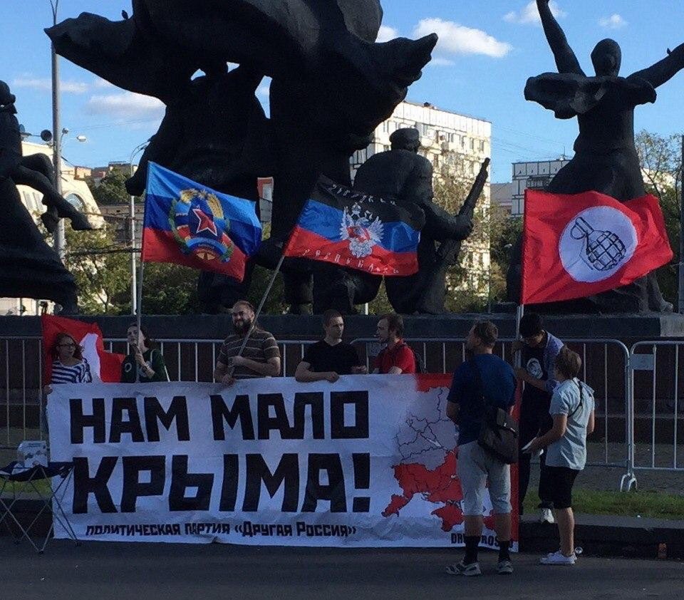 DkOlv4jXgAAyfqq.jpg:large