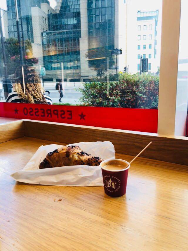 AbacusLogistics's tweet photo. Who said delivering to London was stressful? P.s its one of our new 18 plates! 🚛 @Pret #AbacusLogistics https://t.co/jTKRTAcvBf