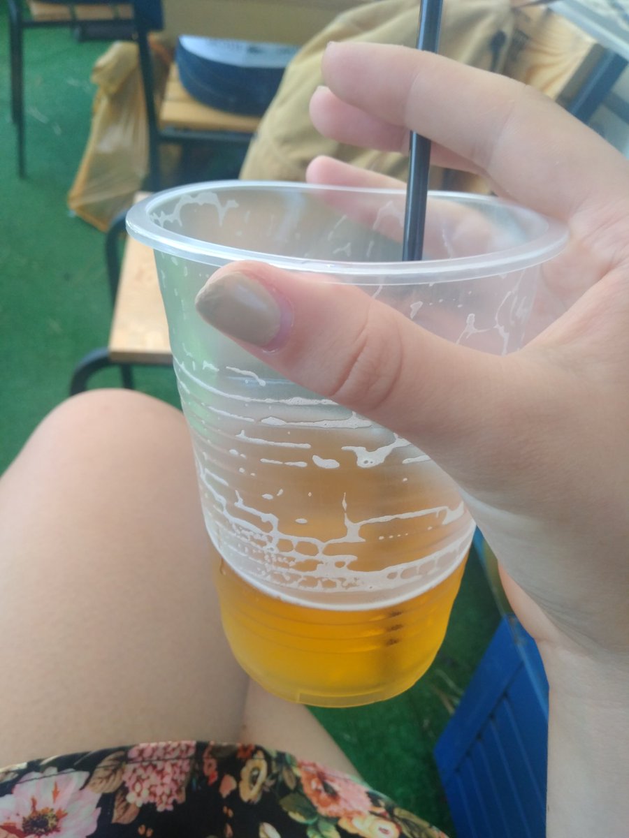 shockcake's tweet image. Когда погода нелётная, тебе говорят, что вылет в Москву из другого города, а туда на автобусе ещё 3 часа ехать. Не знаю как вы, а я уже на грани сх из успокоительных только это 😞