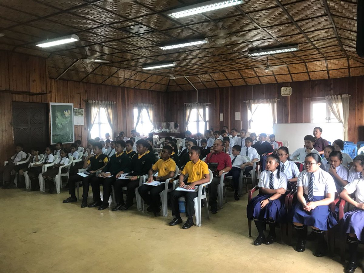 AssamIocl's tweet photo. Biofuel day was celebrated in Aizawl, Mizoram with Dr. Andrew H. Vanlaldika, Jt. Dir. FCS&amp;CA as the Chief Guest &amp; S.Pal, GM(E), IOAOD SO. 55 children from three schools of Aizawl participated in Quiz, Drawing &amp; Essay competition. Prizes were distributed among the winners. https://t.co/pdDCqRTsuR