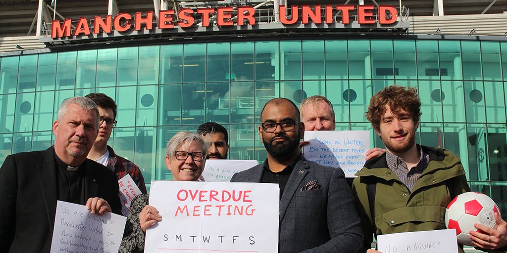 Great to see our @GMCitizens leaders outside Old Trafford this morning! They spoke to <a href="/ManUtd/">Manchester United</a> 's Head of HR &amp; called on the club to pay all its staff the real #LivingWage. No clear enough sign yet that the exec will sit down with us to discuss our concerns - pressure still on!