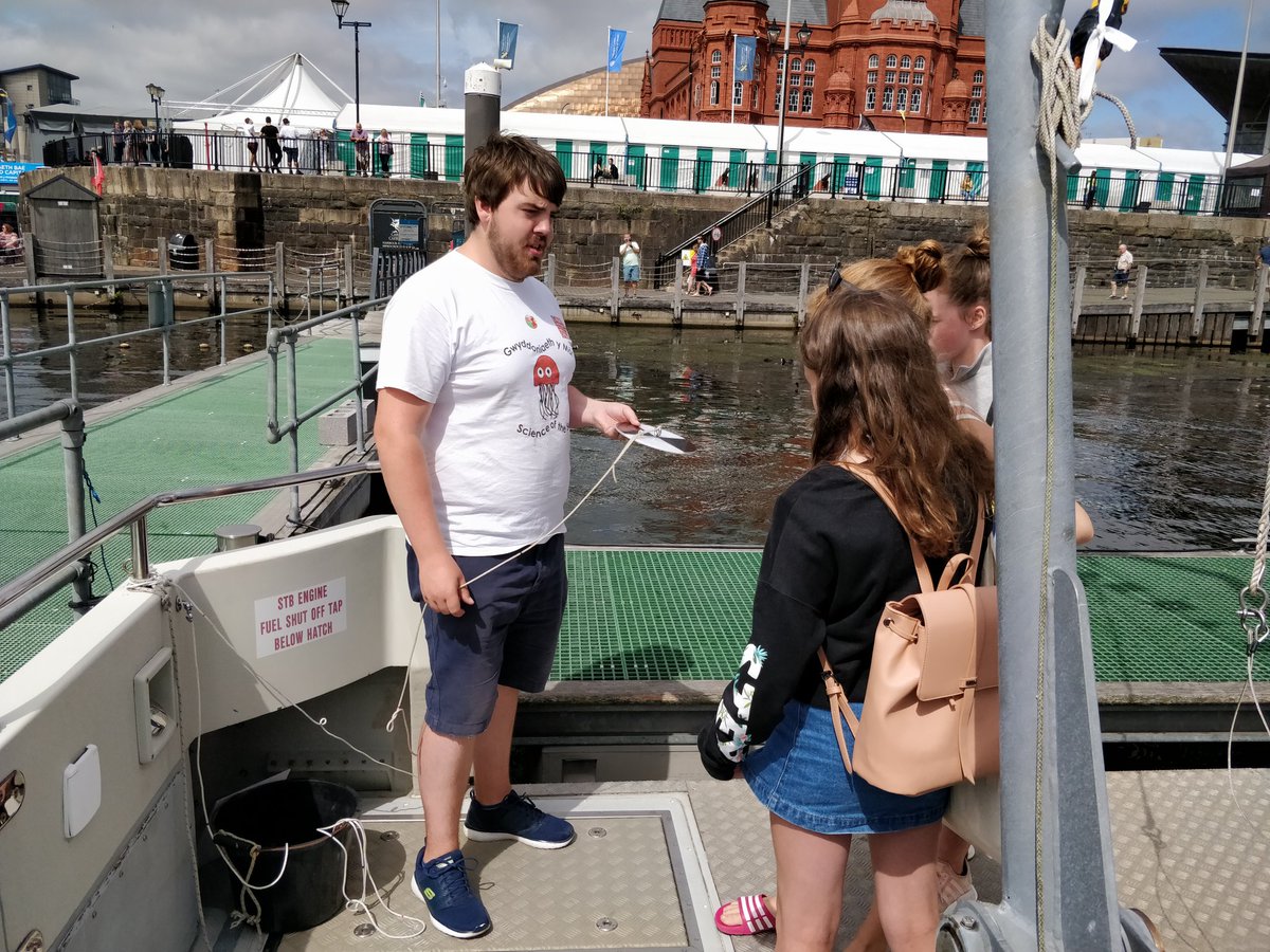 SarahJayneGore's tweet photo. Today's your last chance to come and see the RV Guiding Light at the Eisteddfod! Come and visit us if you haven't already and we can show you all the cool things that scientists do at sea 🌊⛵ 🌊⛵ #CUEisteddfod2018 #PCSteddfod2018 #ScienceOfTheSea #GwyddoniaethYMôr https://t.co/ymOHKgeS7O