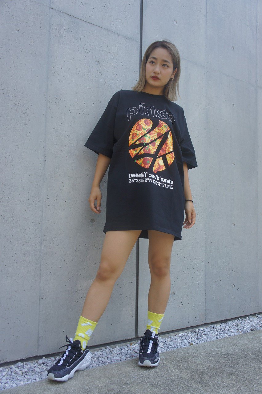 24karats Tokyo店スタイルサンプル 新作のtシャツをオーバーサイズでワンピース風に 差し色にイエローのソックスをチョイス Tee T Co Xlszdgl0mu Goods T Co 6s65e39riy T Co Sf1u0jn5zq Twitter