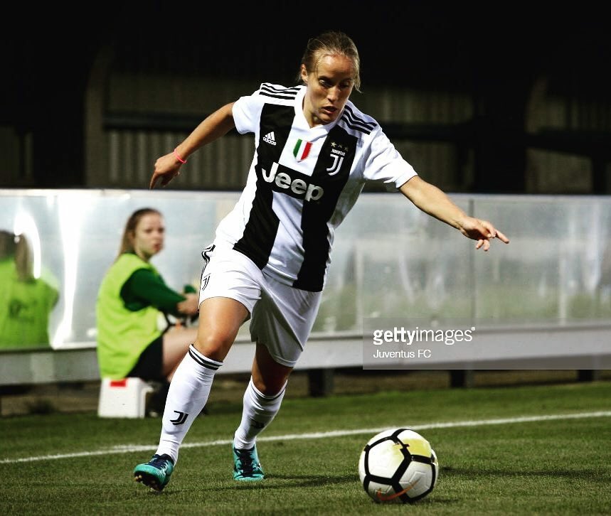 Solo quando hai la fortuna di poter giocare certe partite, vivi queste esperienze.
La consapevolezza,attraverso il lavoro, è di crescere e fare sempre meglio 💪🏻⚪️⚫️
#together #juventuswomen #finoallafine
