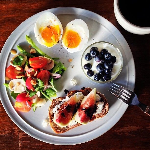 PaulaMaier3's tweet photo. This breakfast covers all the bases.
Protein, greens, #probiotics, and whole #grains.
That’s filling and #tasty! https://t.co/K0uUics4te