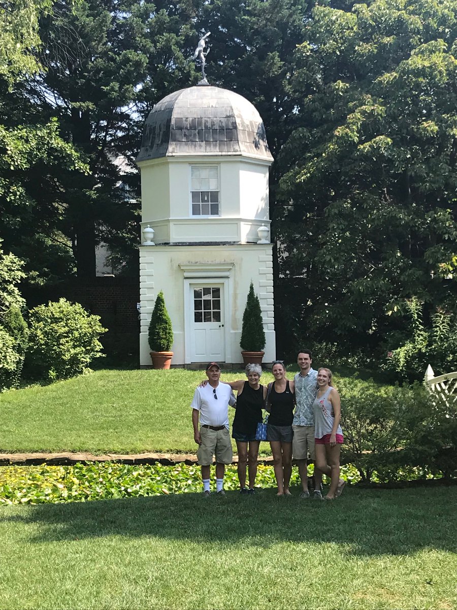 elizabethannwit's tweet photo. Field trip to William Paca garden #witmeewedding https://t.co/DBur5stGit