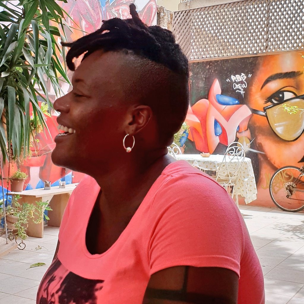 heylautravel's tweet photo. #TDM2089 / RDV dans le lieu créatif de la #Ideaboxdk
🎶👩🎨 pour découvrir @WakhArt une plateforme référence pour la #culture au Sénégal et @wakhartmusic label de musique
Le but ? Faire de l' #art un vecteur de développement
Merci pour cet échange inspirant ! 🙌
#higheredme https://t.co/BHLxGE1iNC