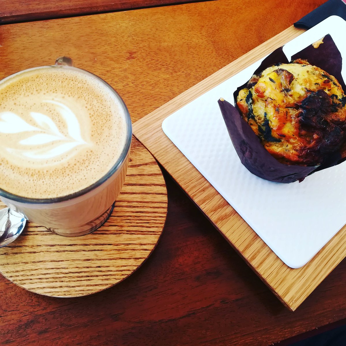 meanderingscoza's tweet image. No power in Hilton? Oh well, good excuse to visit the local coffee shop @groundcoffeehouse #breks #poweroutage #kwazulunatal