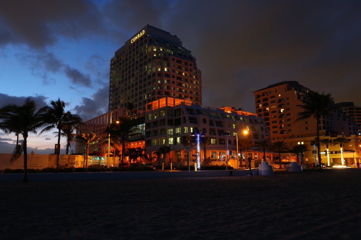 TheOceanFTL's tweet photo. Weekend, we're ready for ya! 

#FortLauderdale #Weekend https://t.co/EaFnfIRgAz