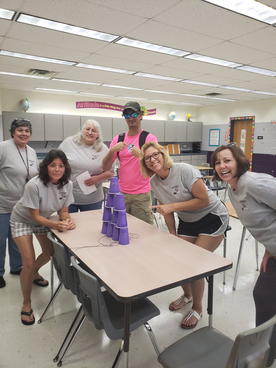 fredlundteach's tweet photo. Staff scavenger hunt! #LimitlessRoyal https://t.co/6KQwc4CQ9R