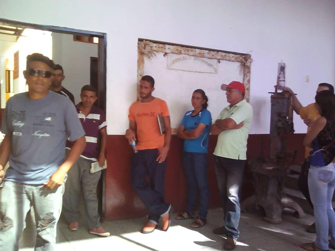 MariaVallenil15's tweet photo. Todos los Municipios de Monagas Activos en Jornada @CarnetDLaPatria junto al nuestra Gobernadora @yelitzePSUV_ @MSVMONAGAS1 @dipcarlosf99 ordenado por nuestro Presidente @NicolasMaduro #CarnetProtectorDelPueblo https://t.co/JlCQGb2etG