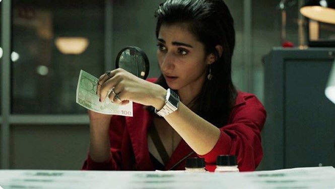 An itibariyle ülkeyi kurtaracak tek kişi nairobi #Dolar7