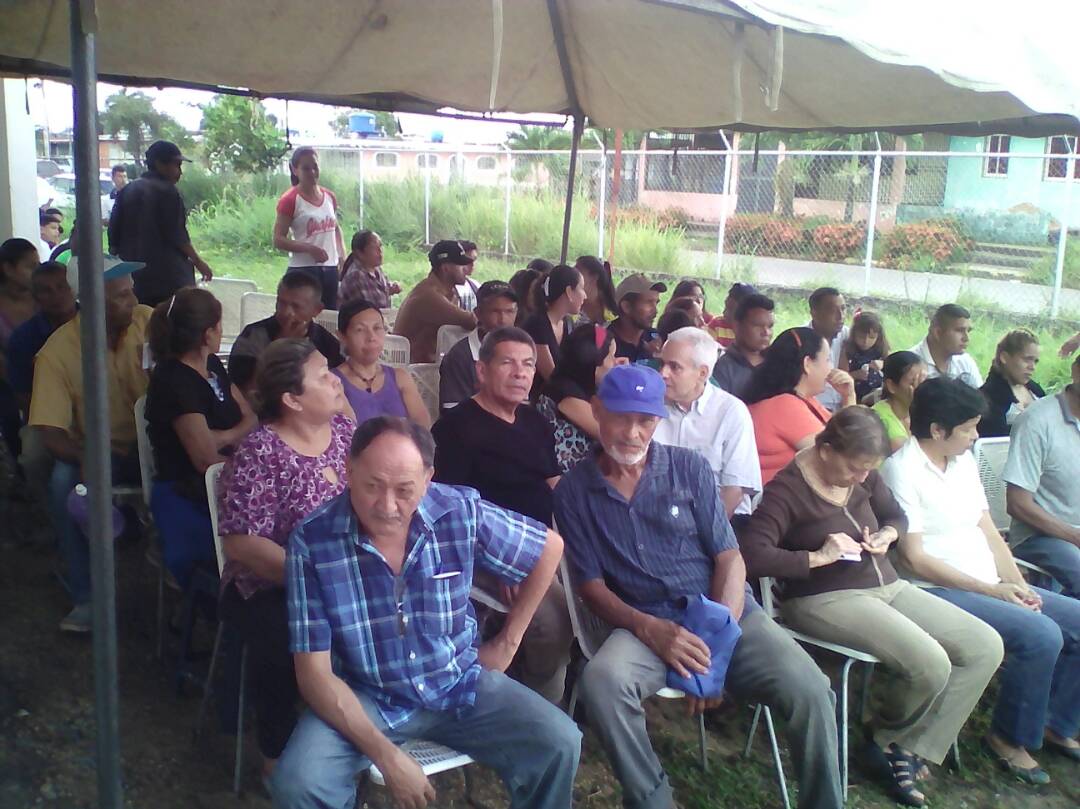 MariaVallenil15's tweet photo. Todos los puntos en las Parroquias del Municipio Maturin Activos en Jornada del @CarnetDLaPatria ordenado por nuestro Protector y Presidente @NicolasMaduro junto @yelitzePSUV_ la AVANZADORA y @MSVMONAGAS1 https://t.co/G9IcLe1tQA
