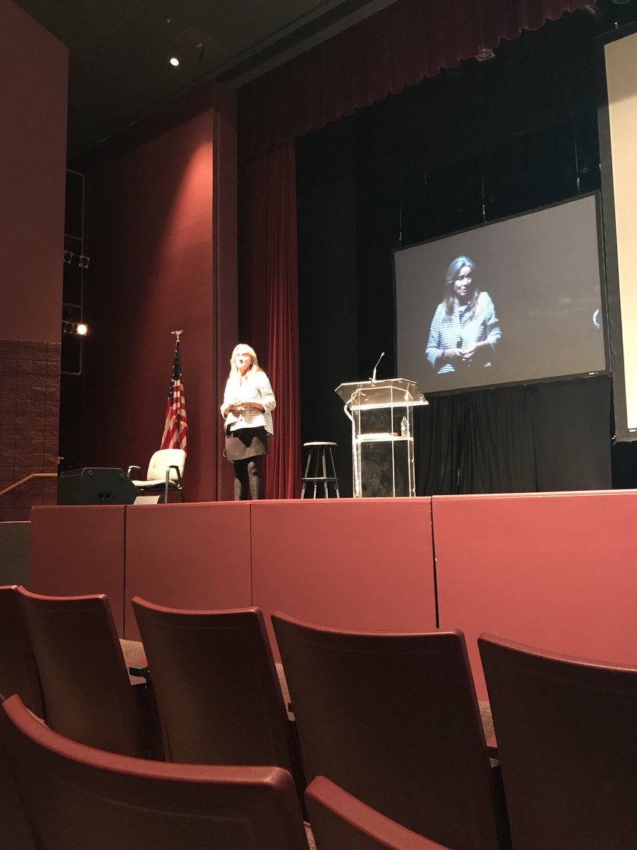 sabrapro's tweet photo. Essential Question: How can we prepare our learners for their future? Take out the habit of teaching, the structures have to change, change with the literacies. #boldmovesforschools https://t.co/egkvCmm0Zk