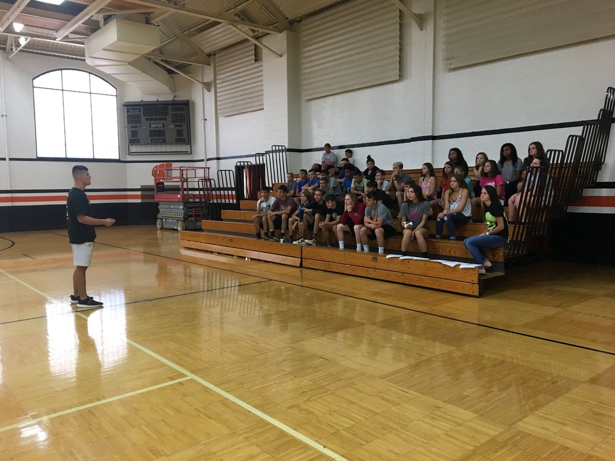 WabashFCA's tweet photo. Noah Cressell lead today’s lesson about “Striving or Striding”. We had a great turnout for our first FCA of the 2018/19 school year. Join us every Friday at 7:45 a.m. in the high school gym. https://t.co/C7VhE7vvh9