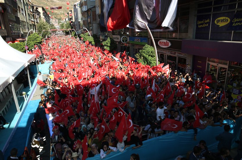 tcbestepe's tweet photo. “Ekonomik manipülasyonlar üzerinden bize diz çöktüreceklerini zannedenler, bu milleti hiç tanımıyor” https://t.co/L3kpexd8mo https://t.co/EDxiiHPPNK