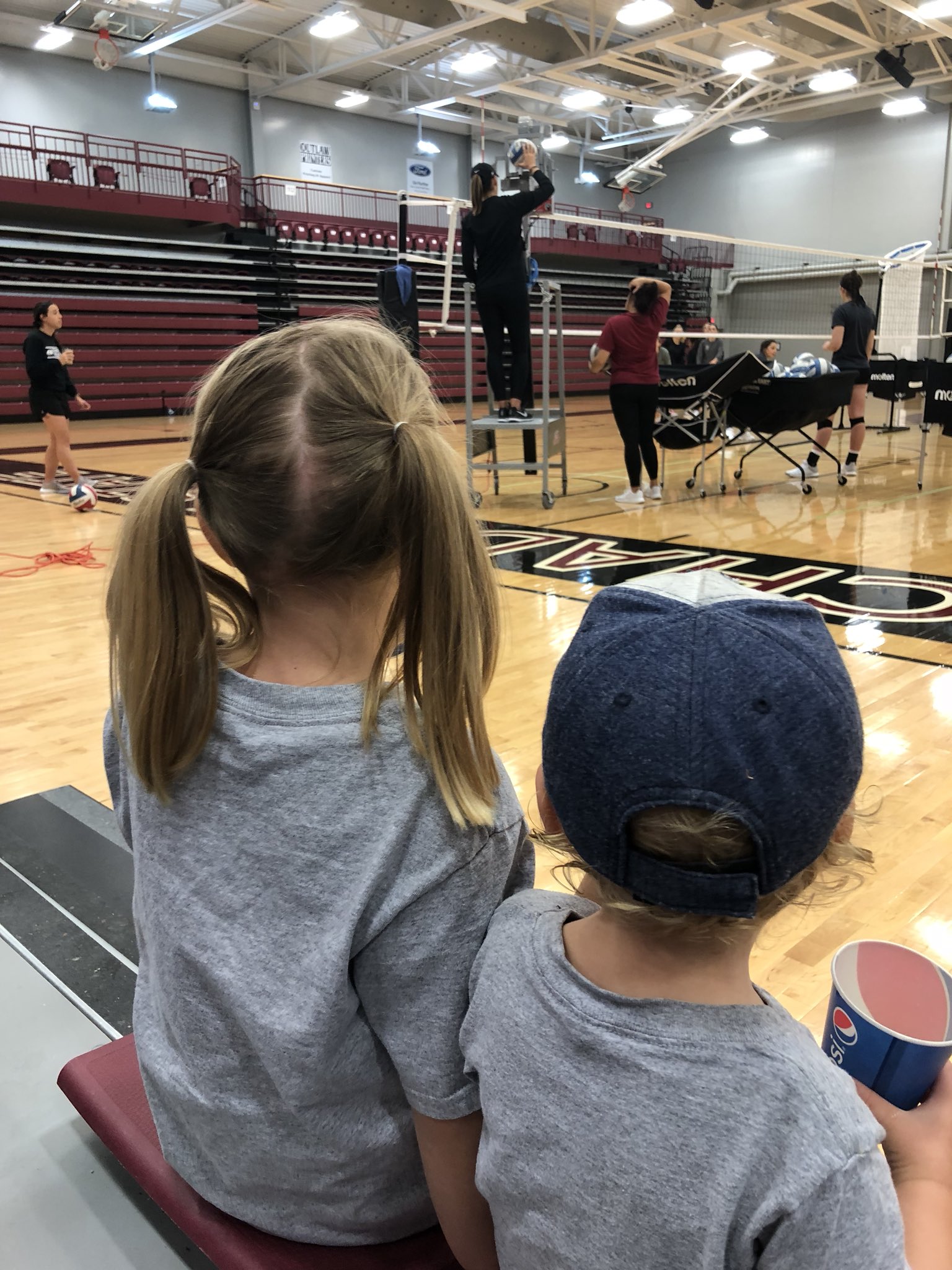 Brett Hunter Paisley And Jax Watching Eaglevolleyball Practice This Morning Each Player Took The Time To Give My Kids A High Five And Sign A Poster Huge Thanks To The