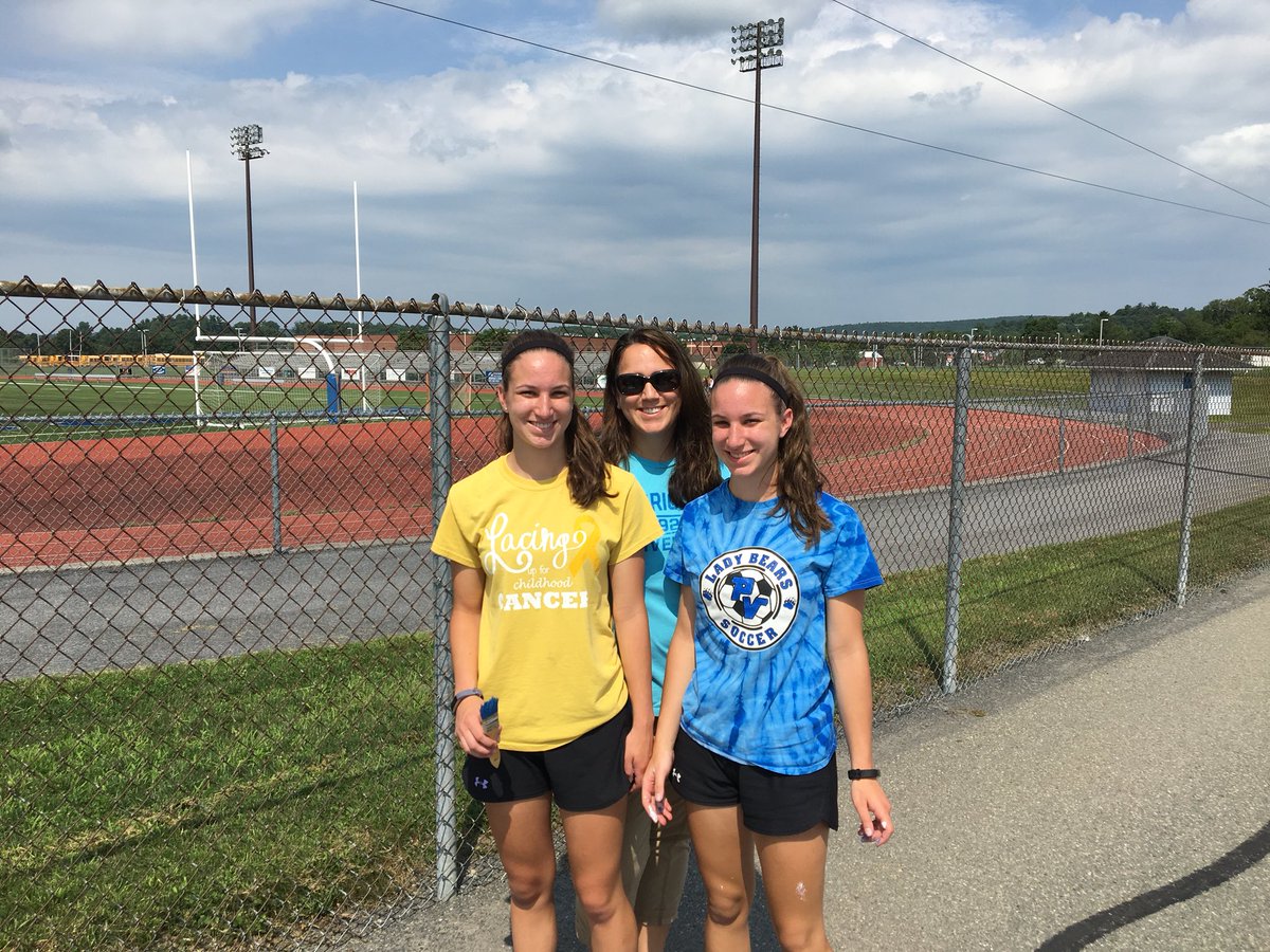PVBEARSHS's tweet photo. Mama Bear....Daughter Bears!!! https://t.co/J90B6u1wwo