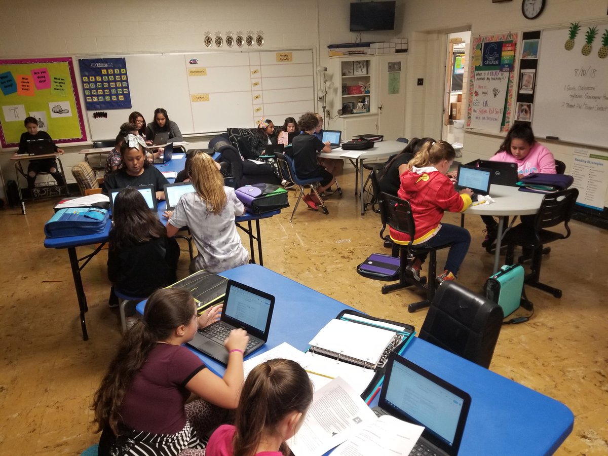 mandyl86's tweet photo. First day of Chromebooks! So excited! #cavementechtools https://t.co/51C1awae6h