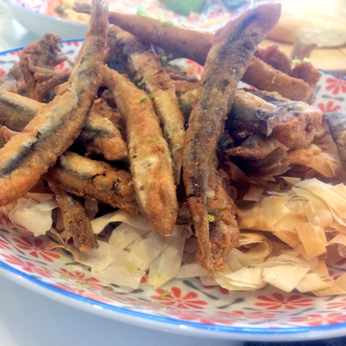 Producto y precio con vistas al mar. 🐠🌊 Es posible en #dailygastrobar de <a href="/manuelalonsof/">bymanuelalonso</a> en #Daimús.  <a href="/conmuchagula/">conmuchagula</a> #conmuchagula