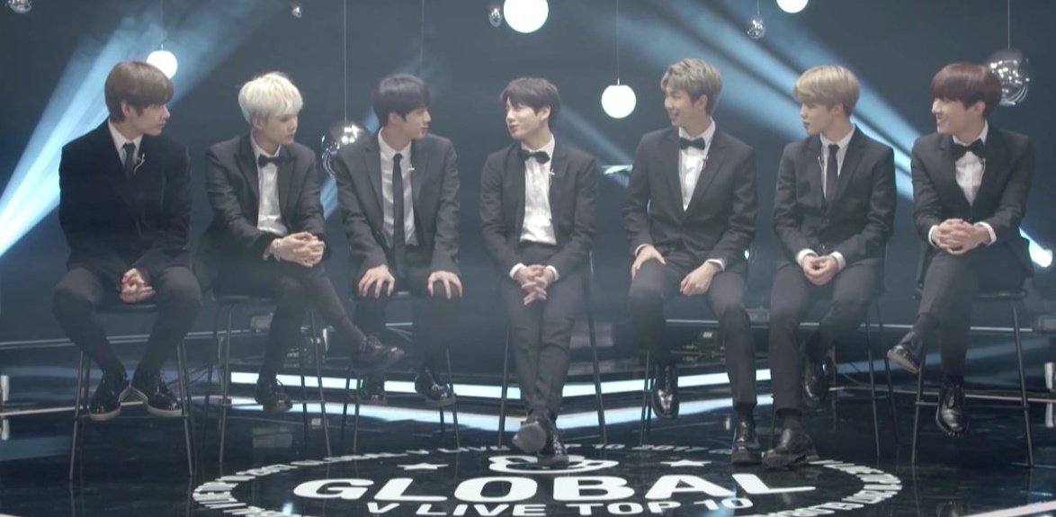 gongjun_twt's tweet photo. 형아들한테 예쁨받는 전정국 모음

#MMVAs⁠ #iHeartRadioMMVAs⁠ #FFGroupBTS @BTS_twt https://t.co/s3RmSlvXB5