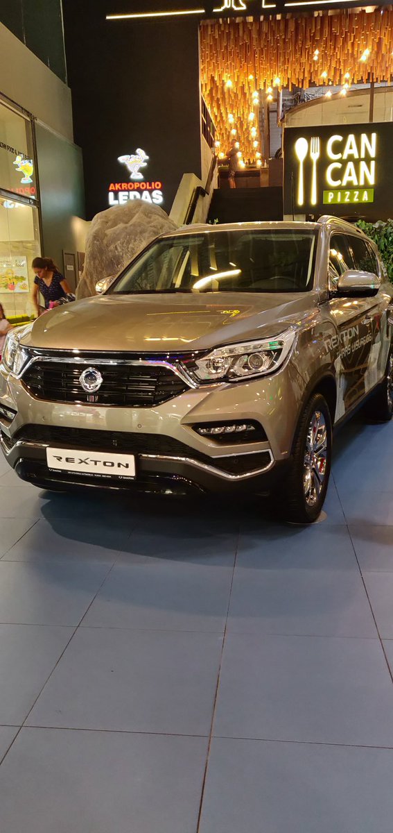 nitinputcha's tweet image. Nice to see this Rexton on display in Vilnius, Lithuania @anandmahindra