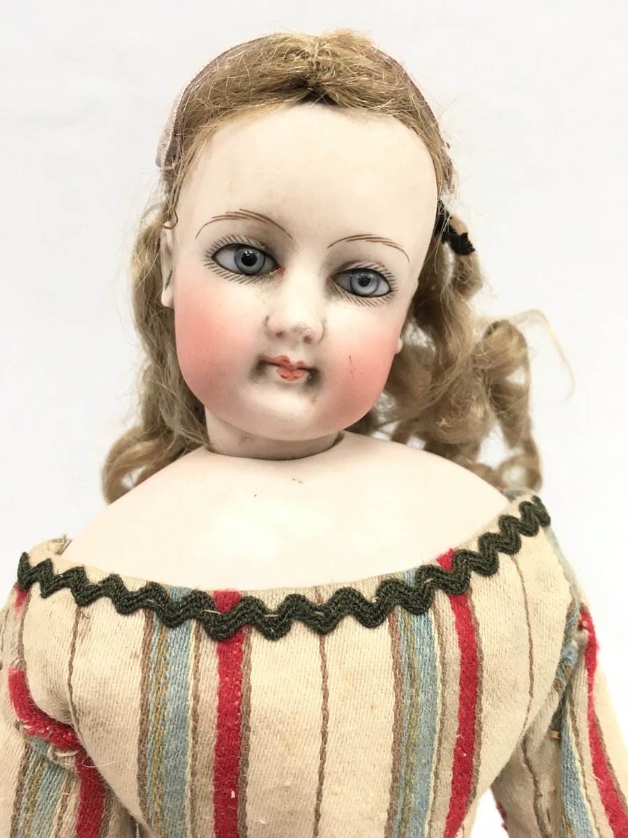 *** Early French fashion doll SOLD FOR £720 IN OUR COLLECTABLE TOY SALE ***