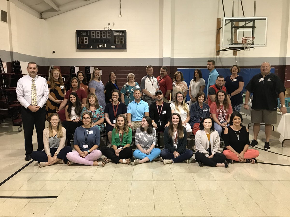 DSeanHoward's tweet photo. Had opportunity to welcome 31 new teachers to our district.  Gonna be a special year!!! #AshlandProud @Ashland_Schools https://t.co/QUR3PSHmP2