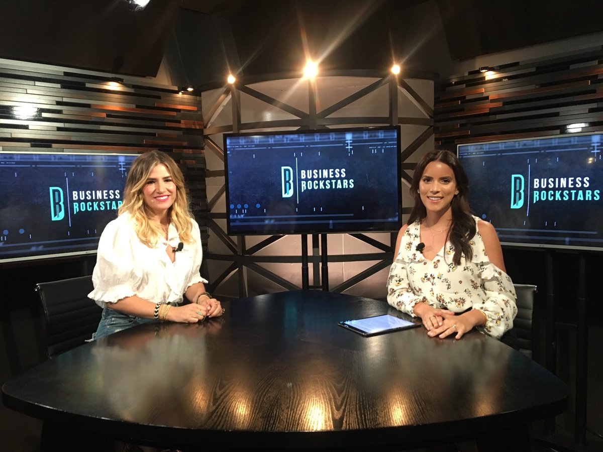 brittanyupdate's tweet photo. Amazing interview with @AlliWebb Founder of @theDrybar - she has a new podcast out “Raising the bar” #Entrepreneurship #BossLady #podcast https://t.co/cbyYrnQTEu
