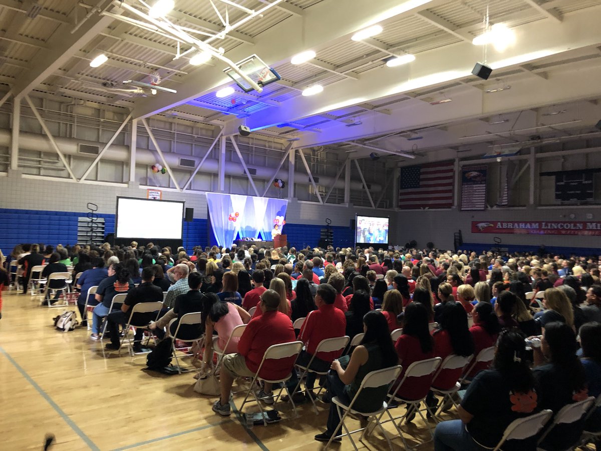 PausdEdServices's tweet image. At our SUSD’s kick off at ALMS being lead by our Superintendent Dr. Fisher . Here’s to a great 2018-19 school year. #Bearnation #Stayshungry